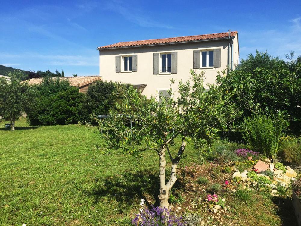 Villa Spacieuse Avec Terrasse Et Vue Mont Ventoux Entrechaux Exterior foto